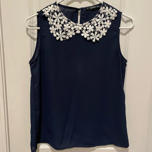 SHEIN sleeveless Top with crochet white lace collar - Picture 1 of 5